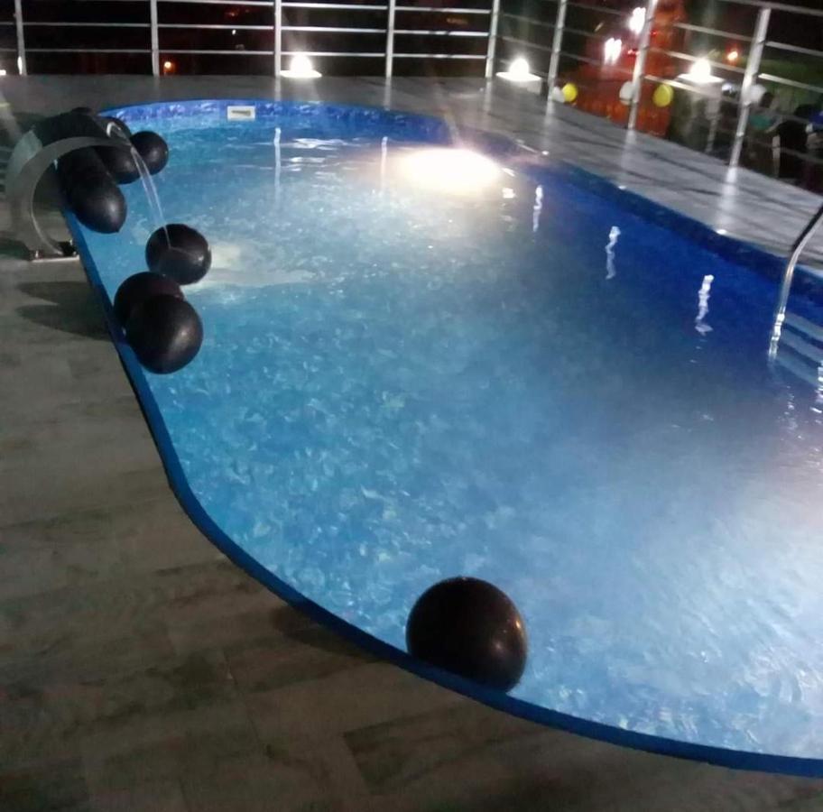 Hotel Wave Batumi Luaran gambar