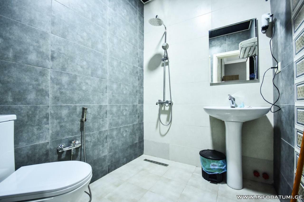 Hotel Wave Batumi Luaran gambar