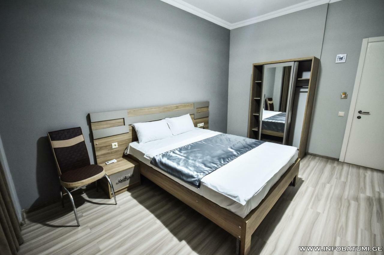 Hotel Wave Batumi Luaran gambar
