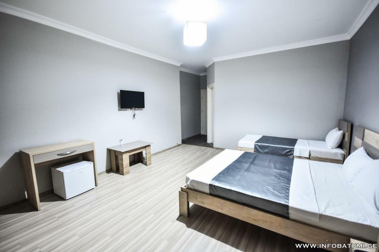 Hotel Wave Batumi Luaran gambar