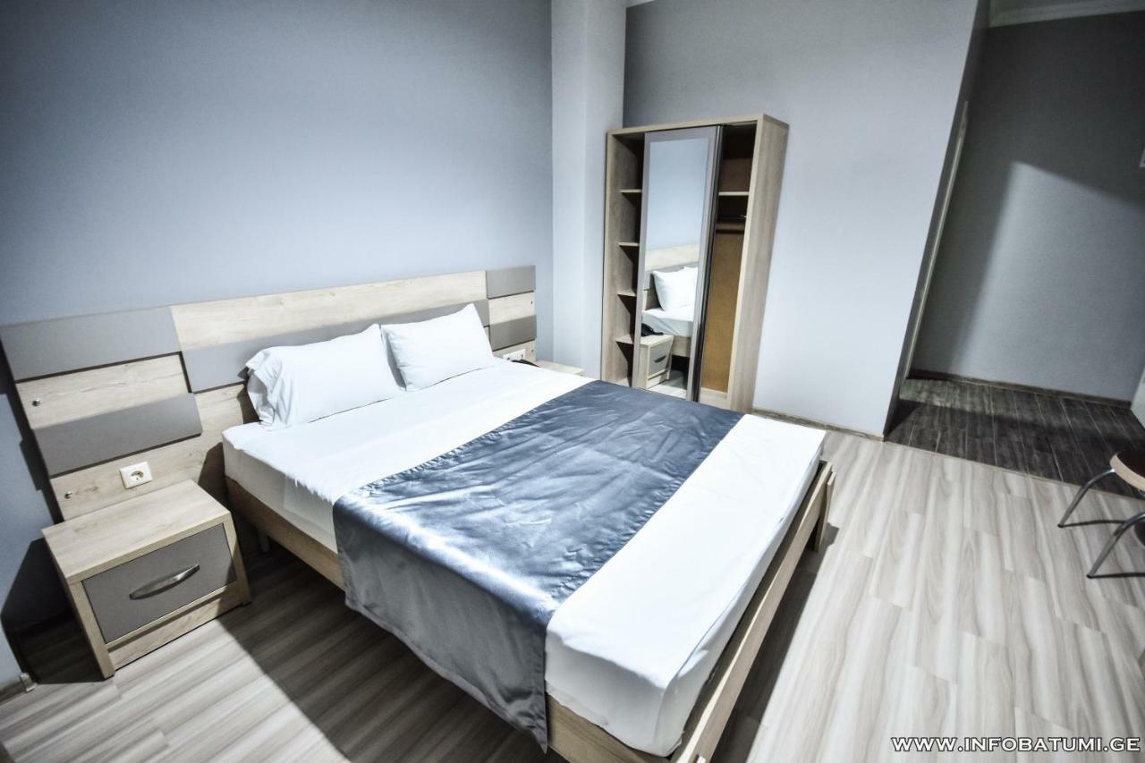 Hotel Wave Batumi Luaran gambar