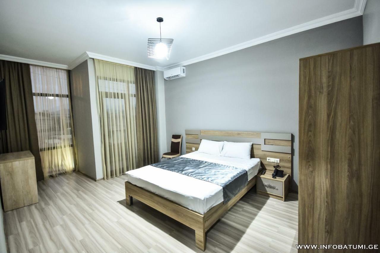 Hotel Wave Batumi Luaran gambar