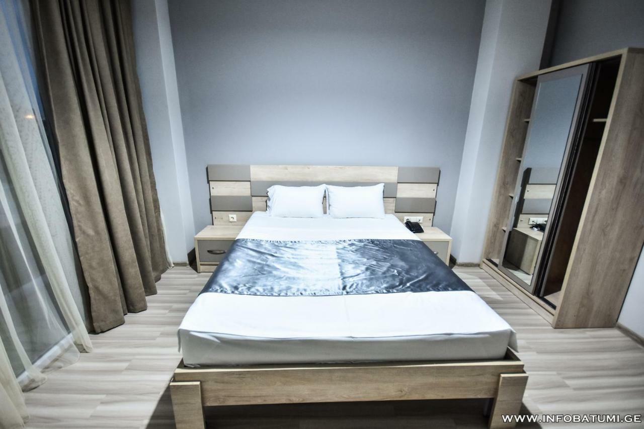 Hotel Wave Batumi Luaran gambar