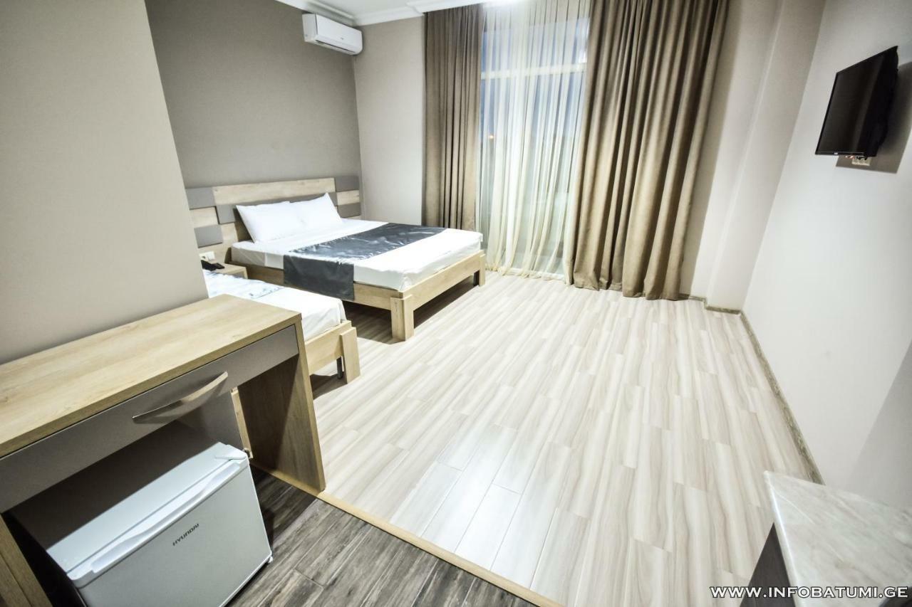 Hotel Wave Batumi Luaran gambar