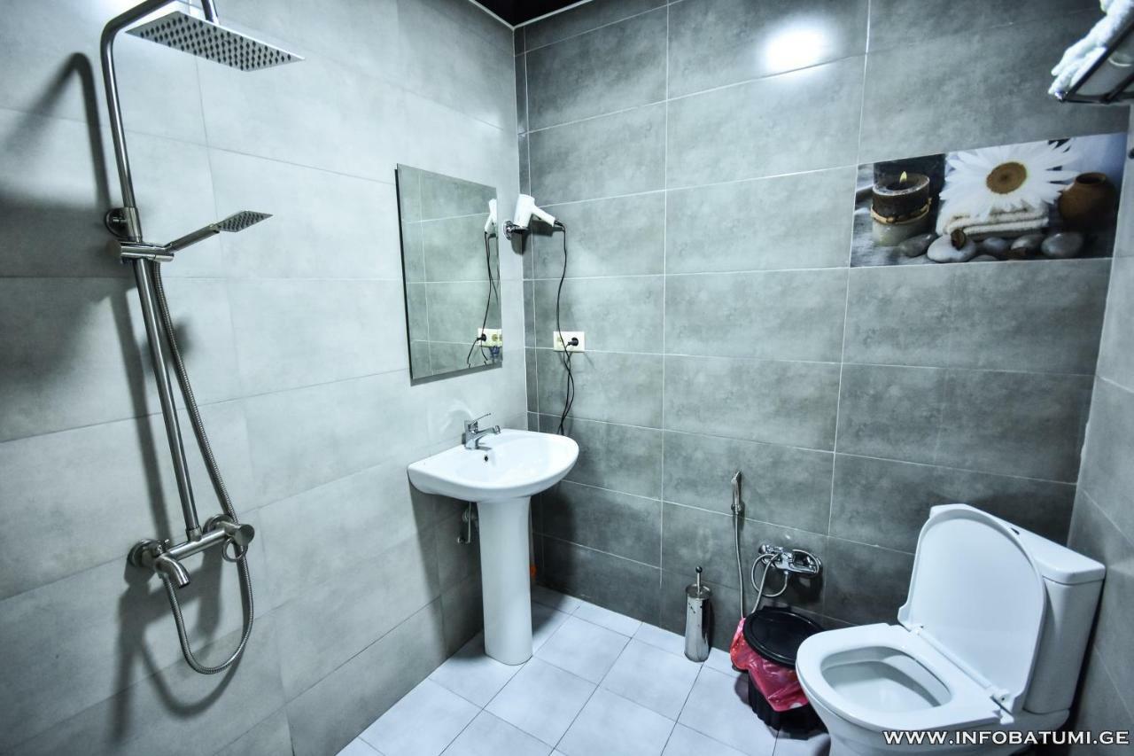 Hotel Wave Batumi Luaran gambar