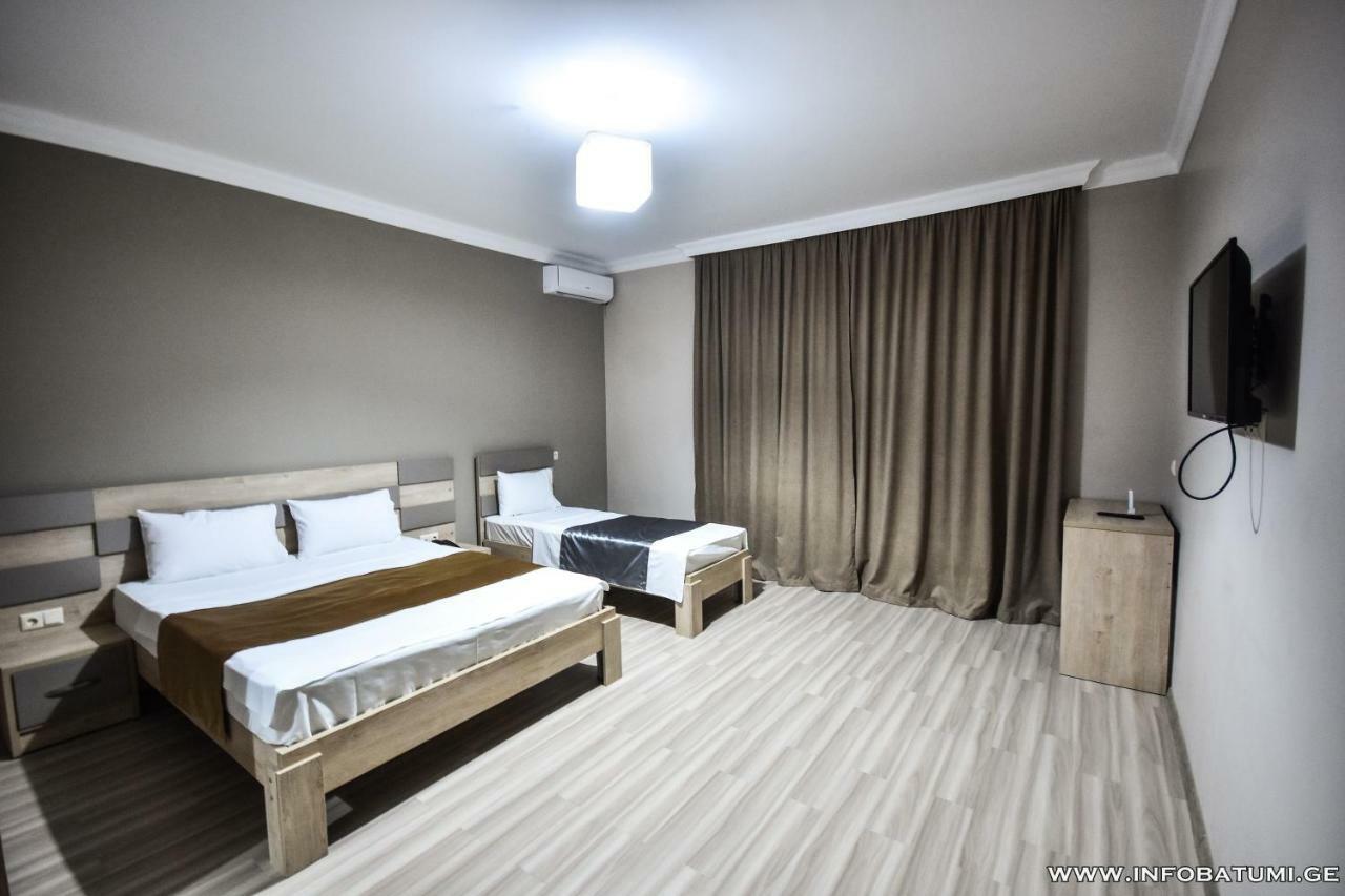 Hotel Wave Batumi Luaran gambar