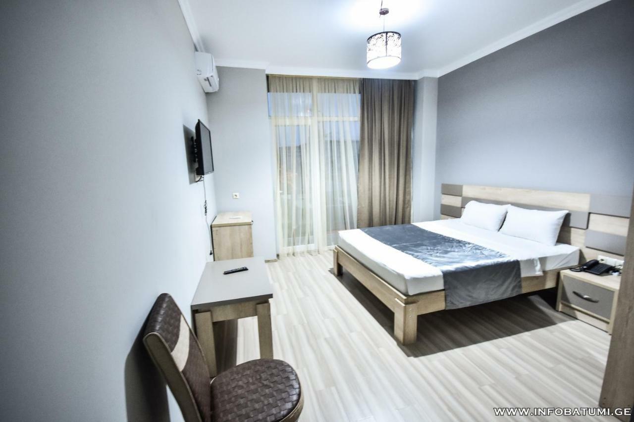 Hotel Wave Batumi Luaran gambar