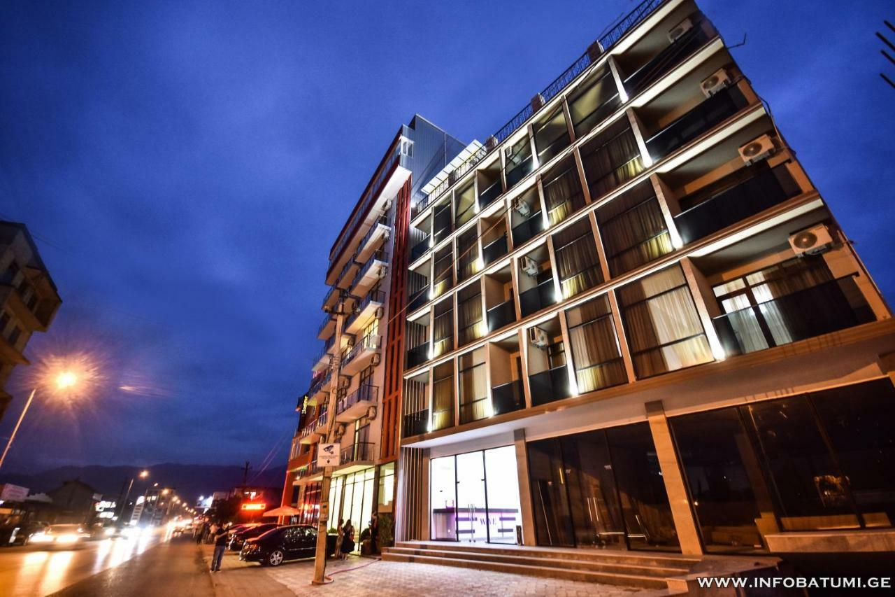 Hotel Wave Batumi Luaran gambar